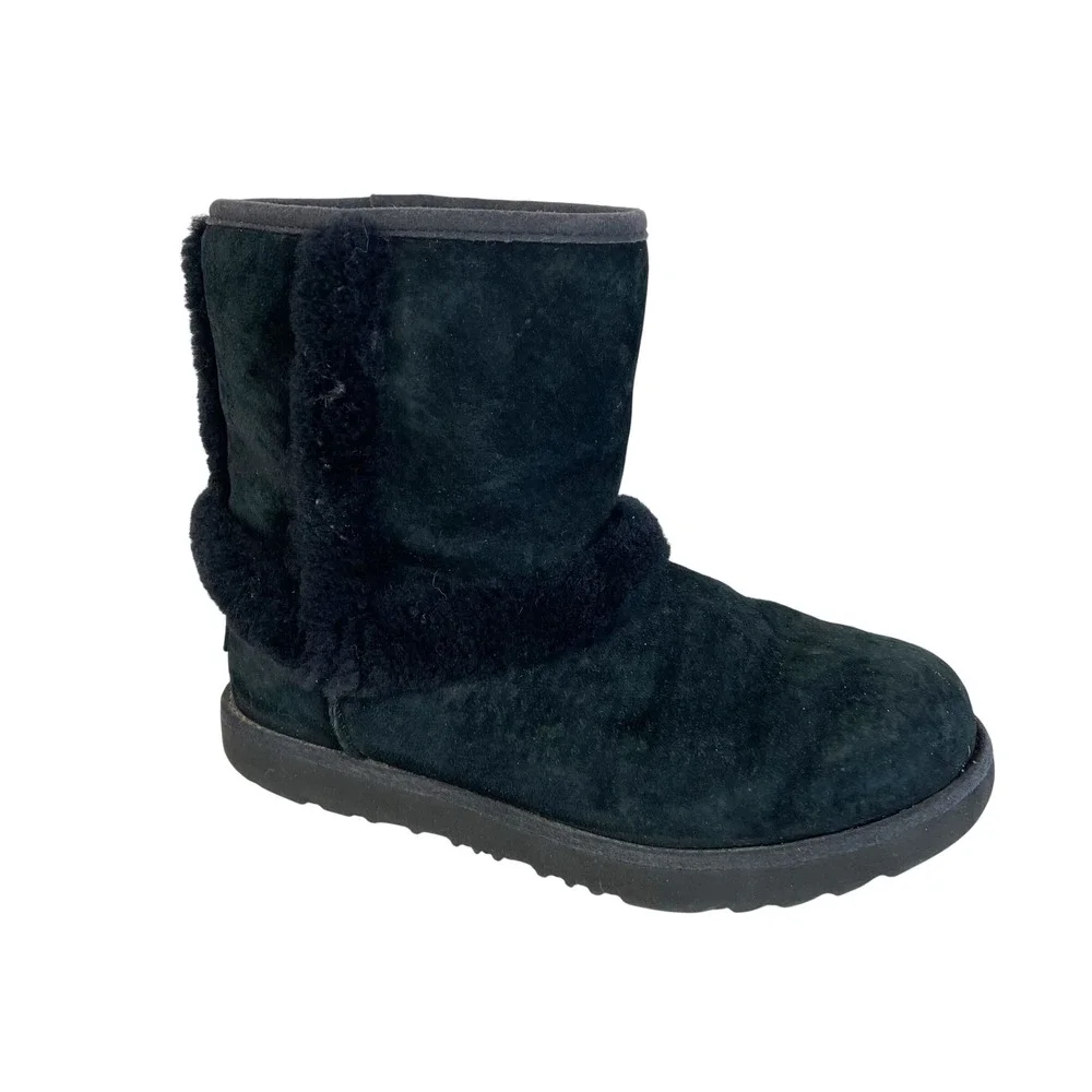 UGG Hadley II‎ Kids Waterproof Boots Black Suede Sheepskin Size 4 Youth 1017332K